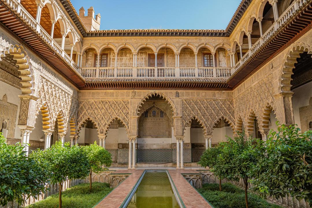 Foto de uma fonte no Alcázar de Sevilha